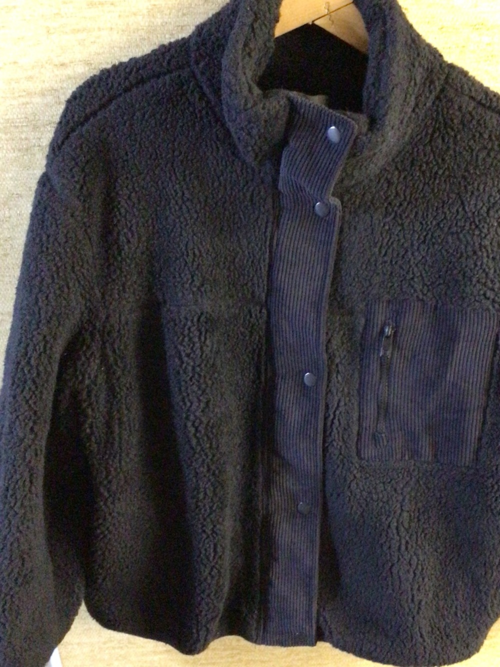 Women’s Sherpa jacket great for fall size medium in good pre-loved condition